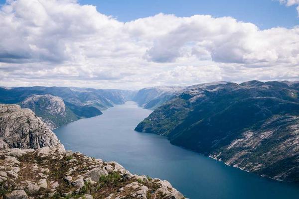 Making Complex CSS Shapes Using shape()